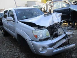 2006 TOYOTA TACOMA SILVER DOUBLE CAB SR5 4.0L AT 2WD Z15136
